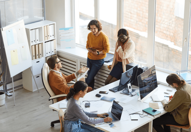 travail de groupe dans des bureaux